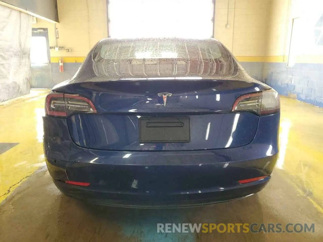 6 Photograph of a damaged car 5YJ3E1EA8NF371020 TESLA MODEL 3 2022