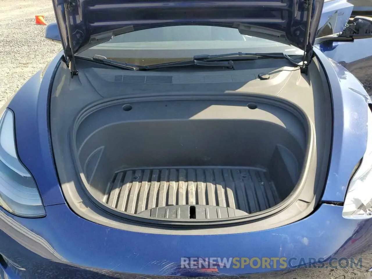 11 Photograph of a damaged car 5YJ3E1EA8NF371941 TESLA MODEL 3 2022
