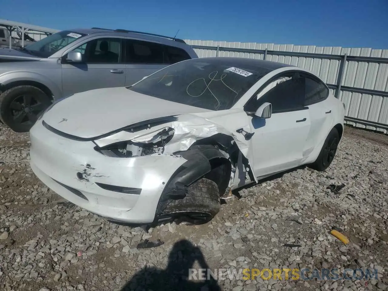 1 Photograph of a damaged car 5YJ3E1EA8NF373737 TESLA MODEL 3 2022