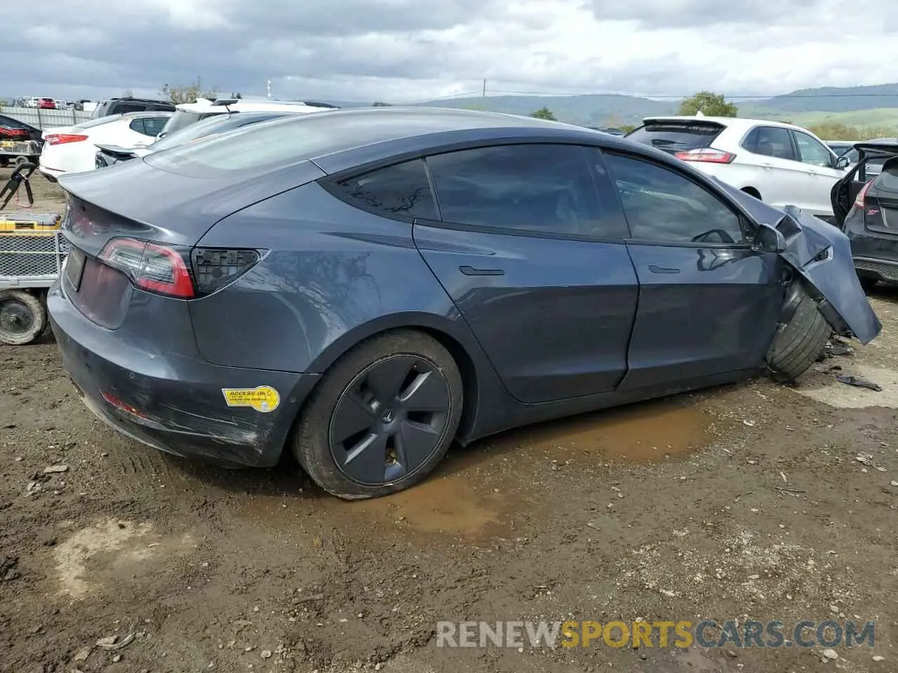 3 Photograph of a damaged car 5YJ3E1EA8NF376377 TESLA MODEL 3 2022