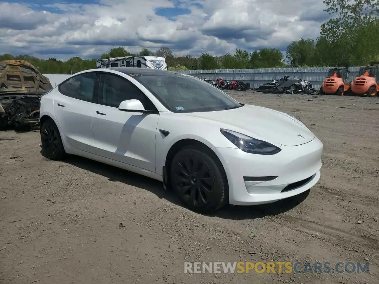 4 Photograph of a damaged car 5YJ3E1EA9NF102167 TESLA MODEL 3 2022