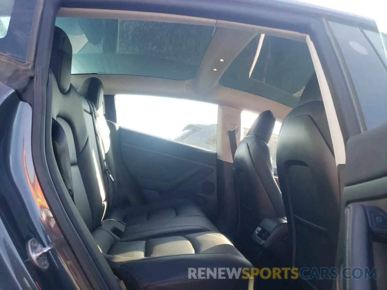 10 Photograph of a damaged car 5YJ3E1EA9NF130342 TESLA MODEL 3 2022