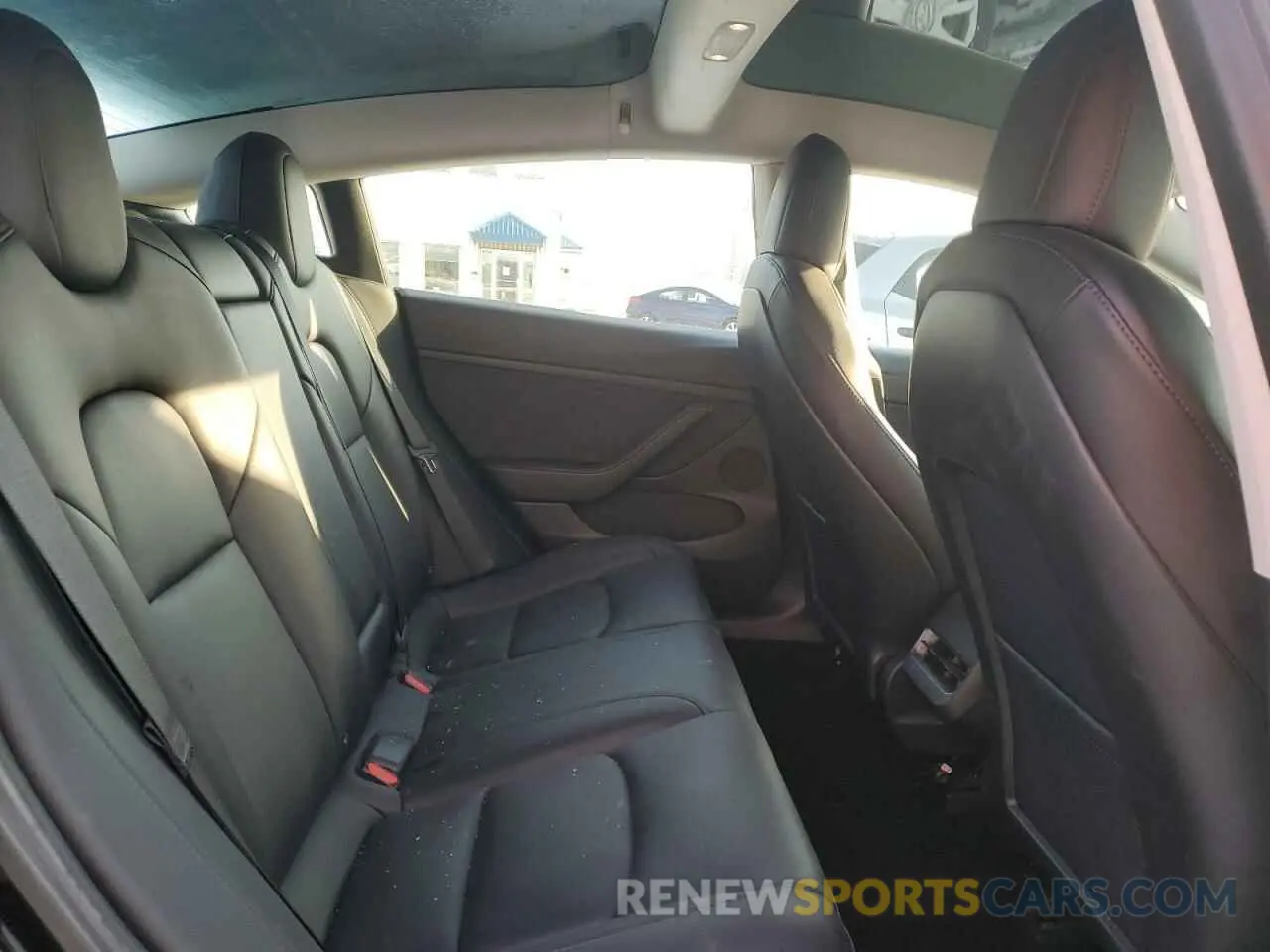 10 Photograph of a damaged car 5YJ3E1EA9NF169853 TESLA MODEL 3 2022