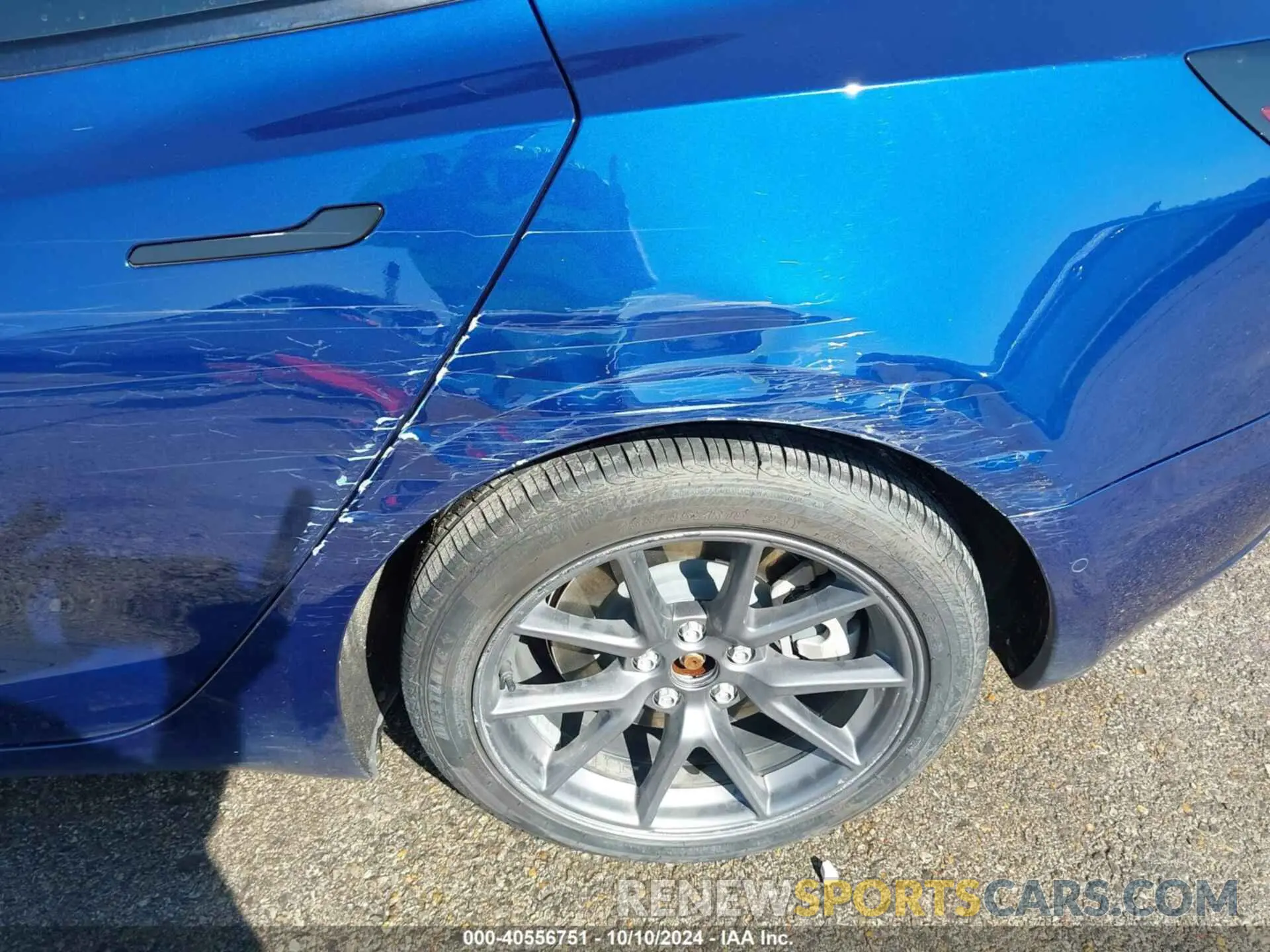 19 Photograph of a damaged car 5YJ3E1EA9NF185227 TESLA MODEL 3 2022