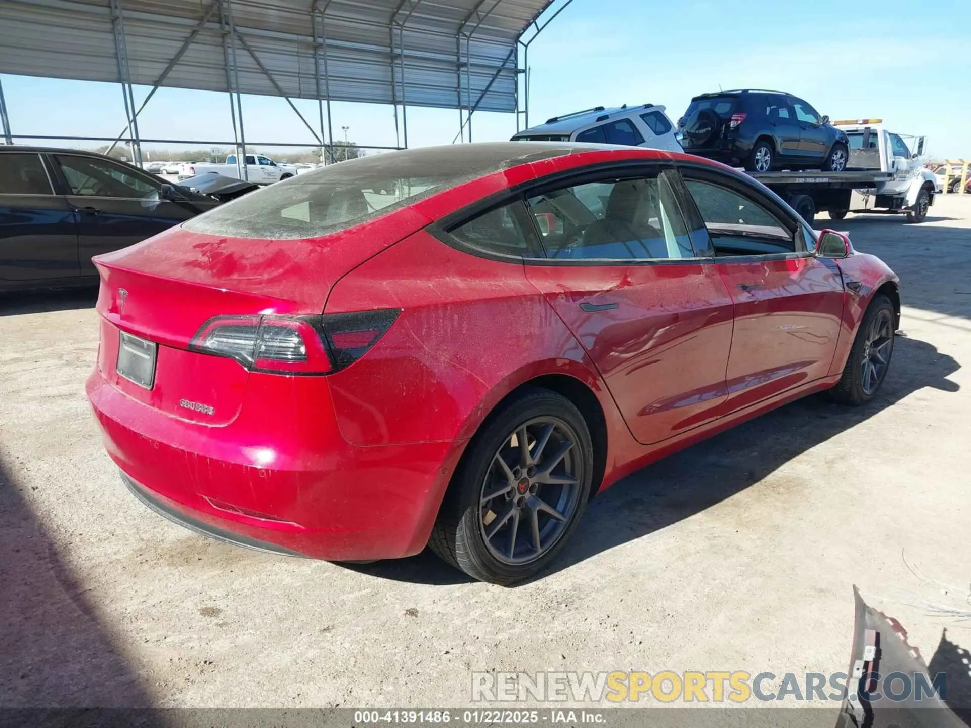 4 Photograph of a damaged car 5YJ3E1EA9NF186202 TESLA MODEL 3 2022