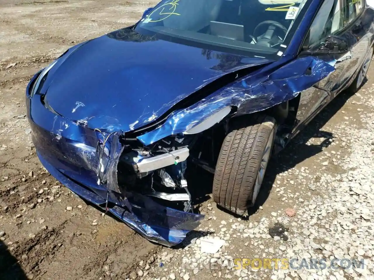 9 Photograph of a damaged car 5YJ3E1EA9NF187351 TESLA MODEL 3 2022