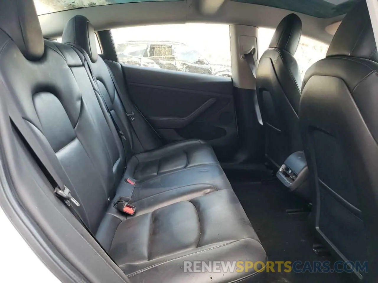 10 Photograph of a damaged car 5YJ3E1EA9NF191254 TESLA MODEL 3 2022