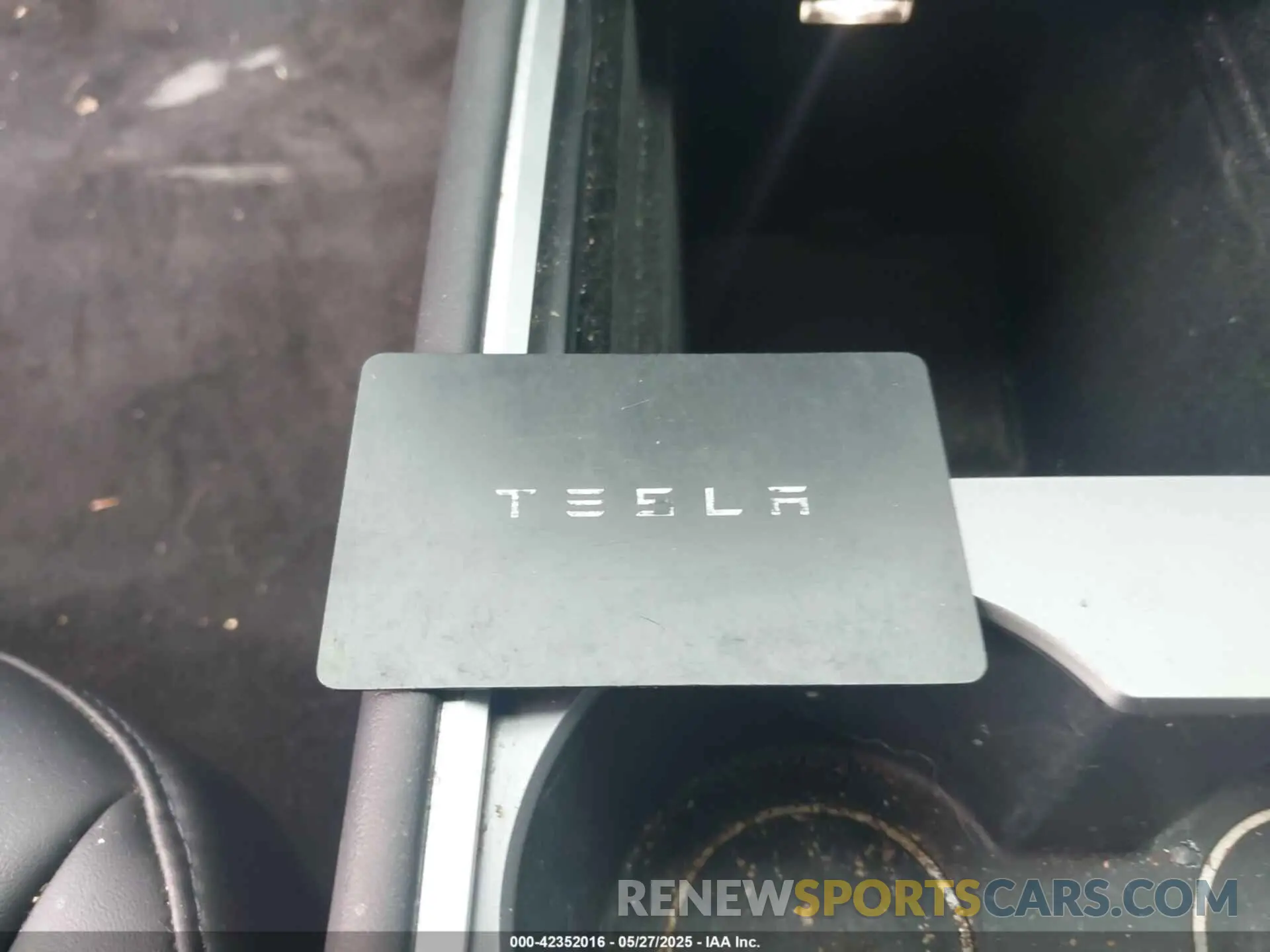 11 Photograph of a damaged car 5YJ3E1EA9NF199483 TESLA MODEL 3 2022