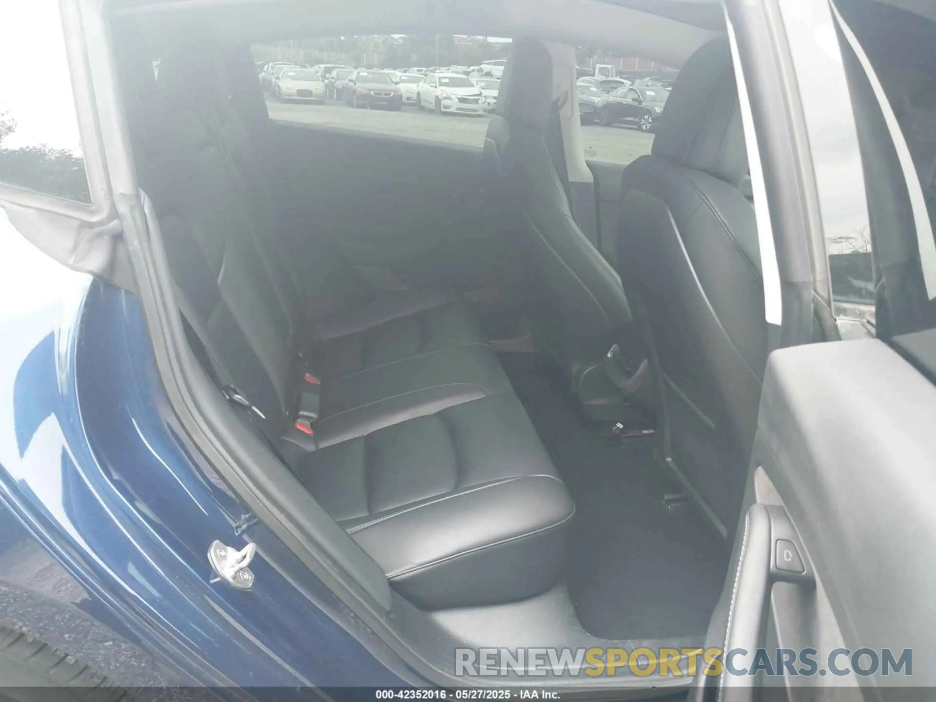 8 Photograph of a damaged car 5YJ3E1EA9NF199483 TESLA MODEL 3 2022