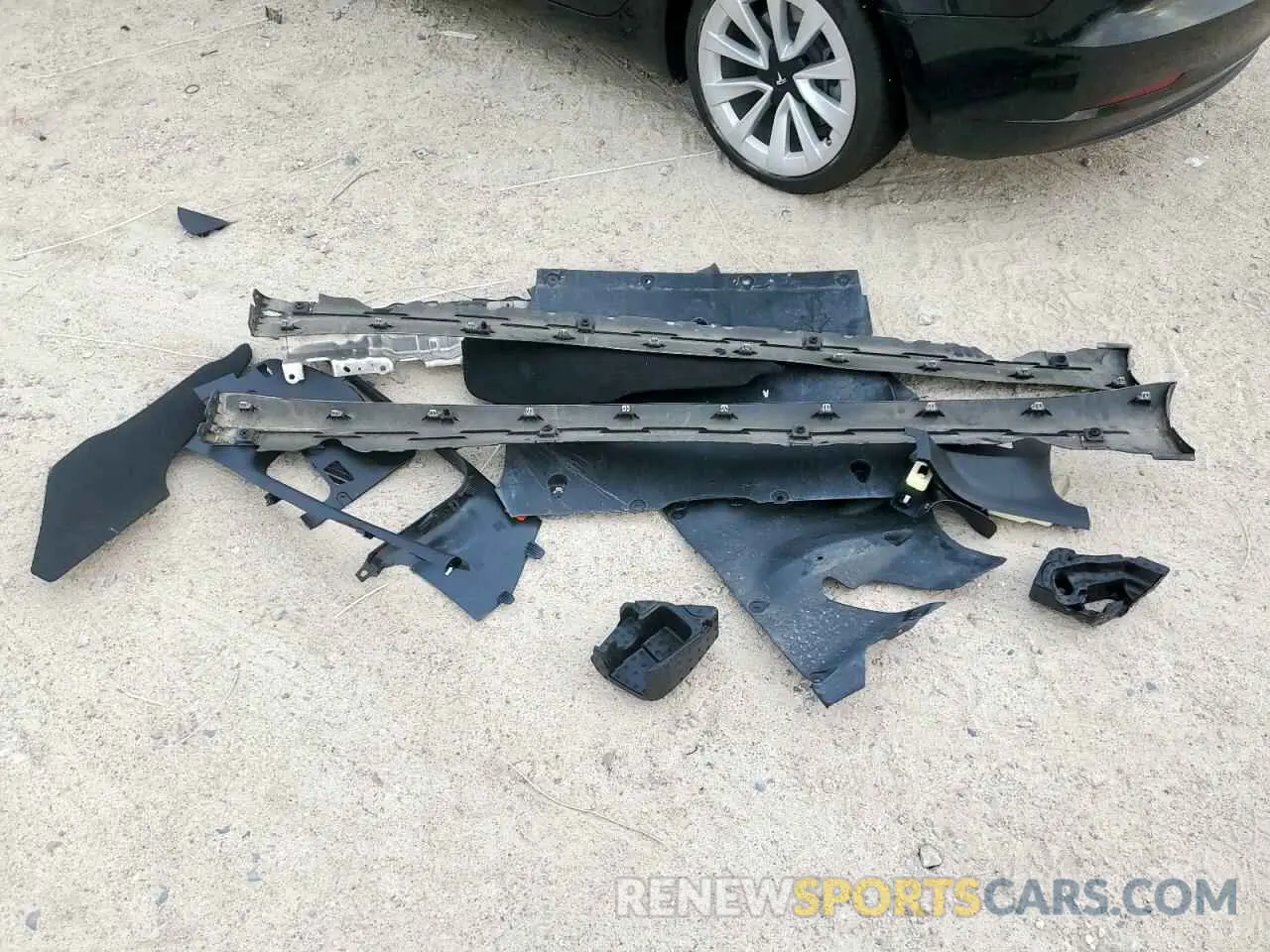 12 Photograph of a damaged car 5YJ3E1EA9NF201815 TESLA MODEL 3 2022