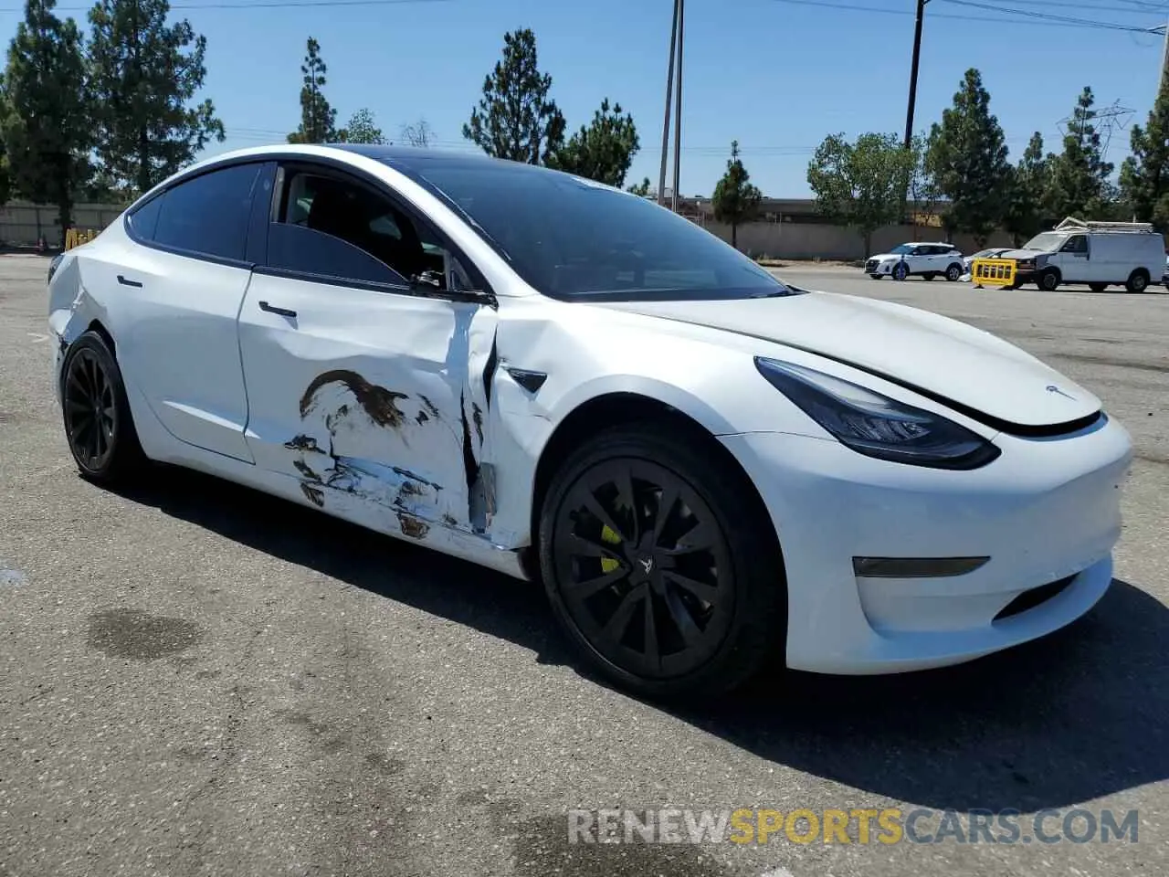 4 Photograph of a damaged car 5YJ3E1EA9NF243532 TESLA MODEL 3 2022