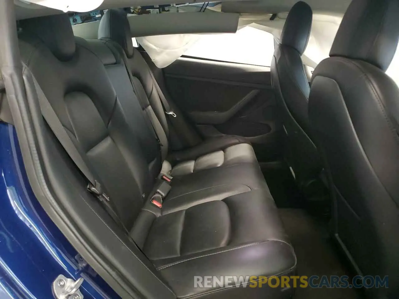 10 Photograph of a damaged car 5YJ3E1EA9NF286476 TESLA MODEL 3 2022