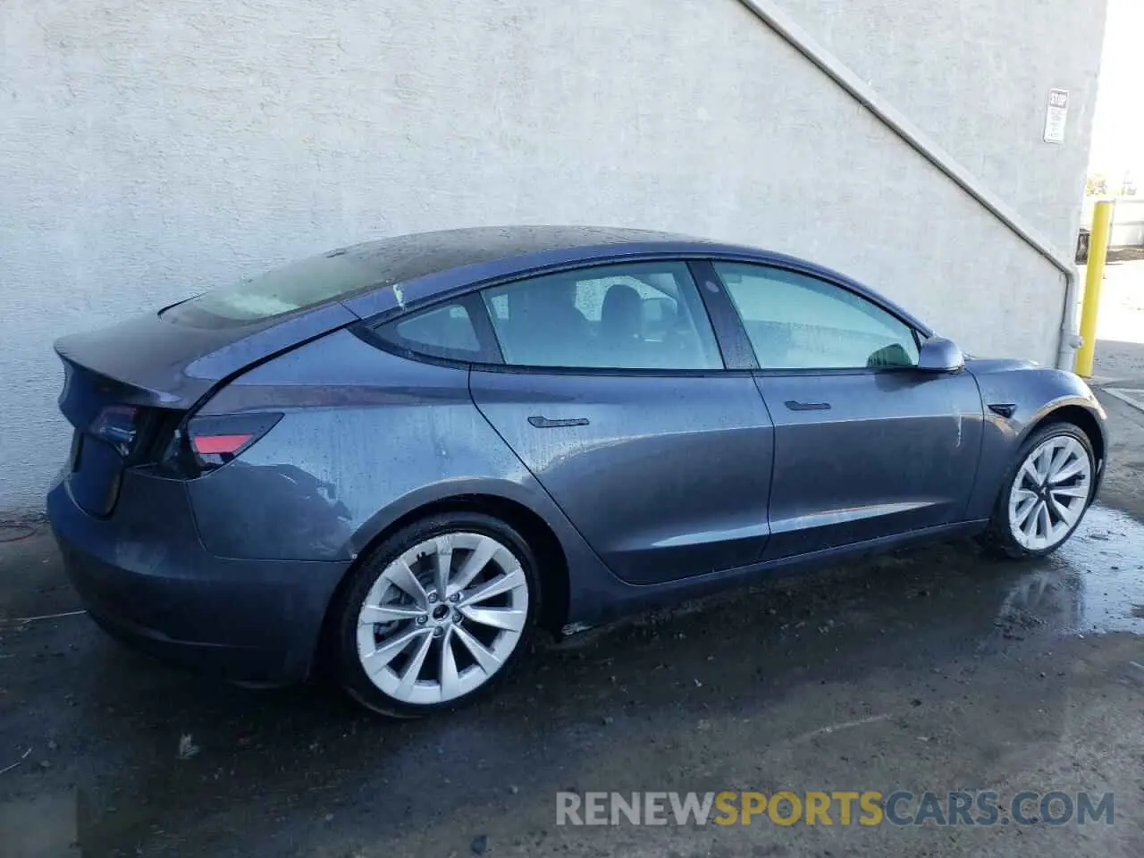 3 Photograph of a damaged car 5YJ3E1EA9NF289474 TESLA MODEL 3 2022