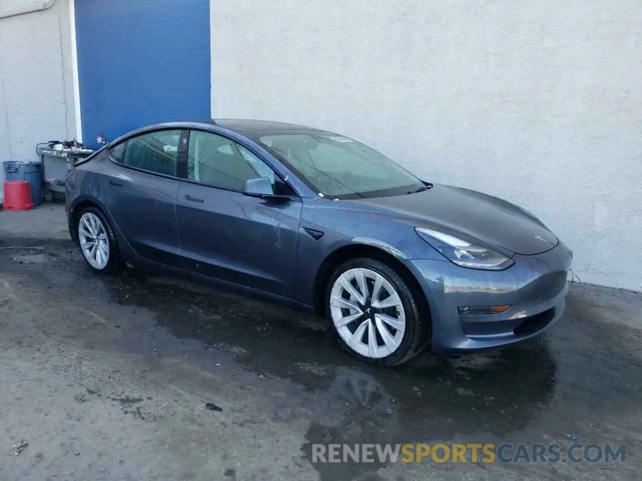 4 Photograph of a damaged car 5YJ3E1EA9NF289474 TESLA MODEL 3 2022