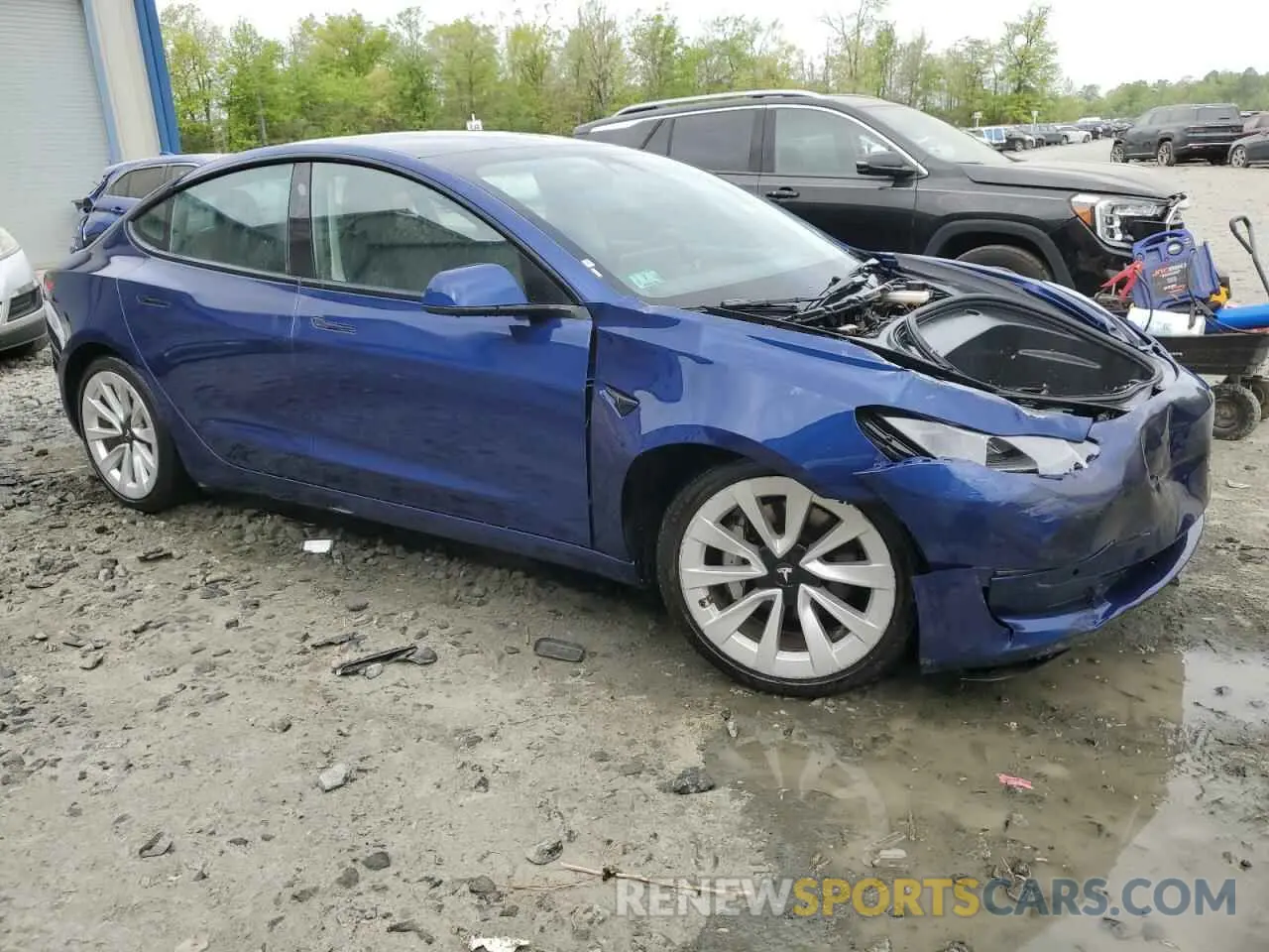 4 Photograph of a damaged car 5YJ3E1EA9NF289524 TESLA MODEL 3 2022