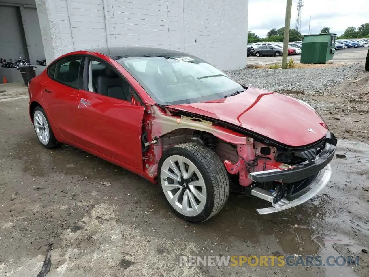 4 Photograph of a damaged car 5YJ3E1EA9NF291189 TESLA MODEL 3 2022