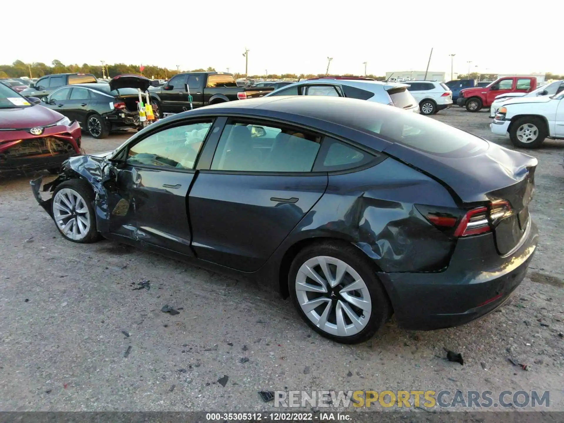 3 Photograph of a damaged car 5YJ3E1EA9NF325437 TESLA MODEL 3 2022