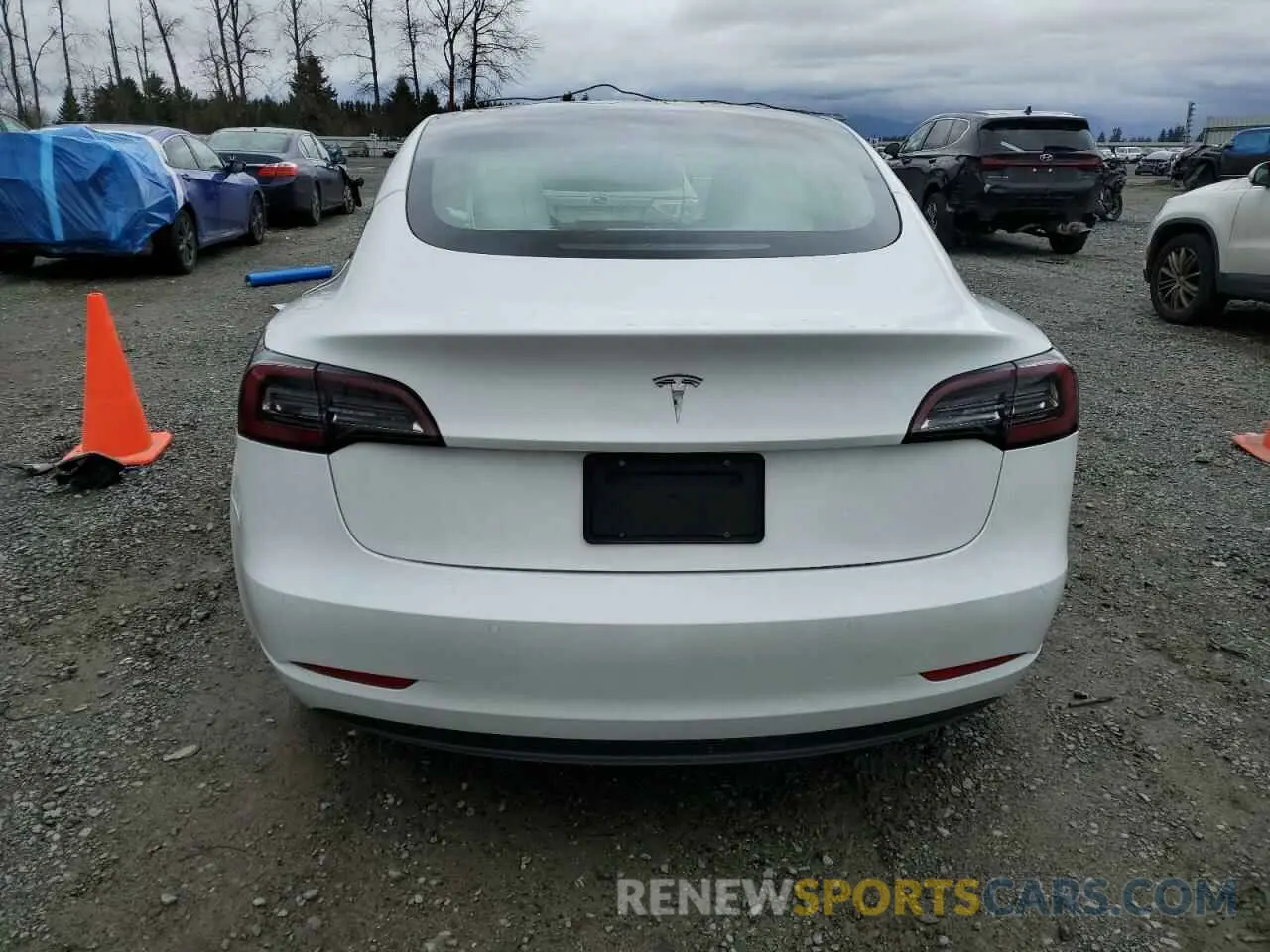 6 Photograph of a damaged car 5YJ3E1EA9NF360138 TESLA MODEL 3 2022