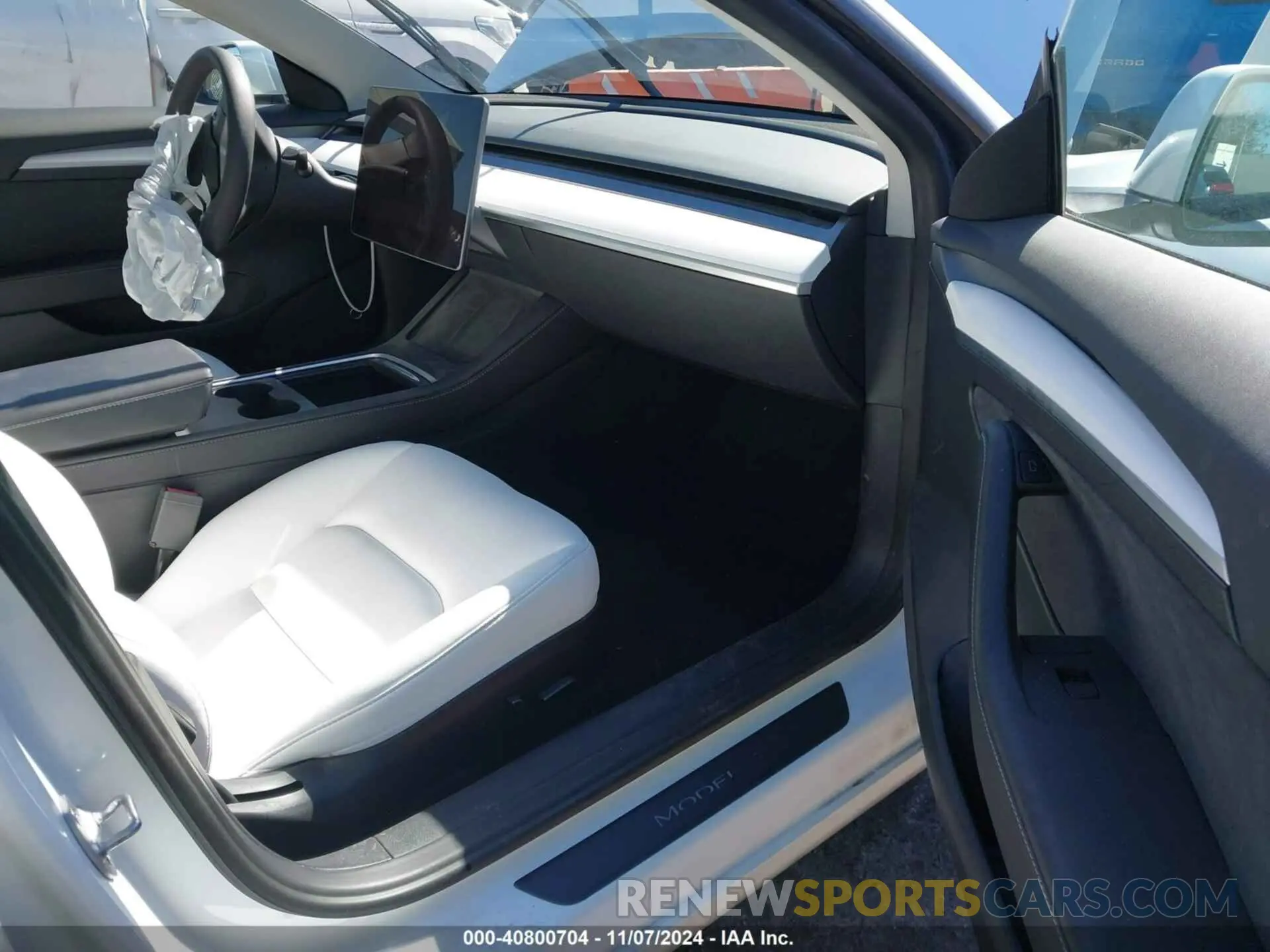5 Photograph of a damaged car 5YJ3E1EA9NF362357 TESLA MODEL 3 2022
