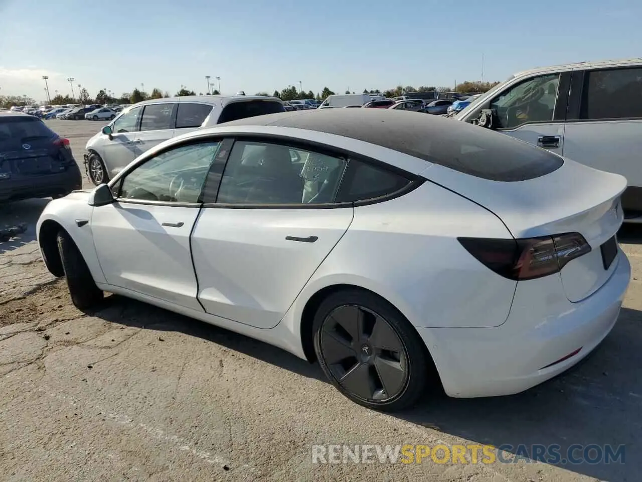 2 Photograph of a damaged car 5YJ3E1EA9NF368613 TESLA MODEL 3 2022