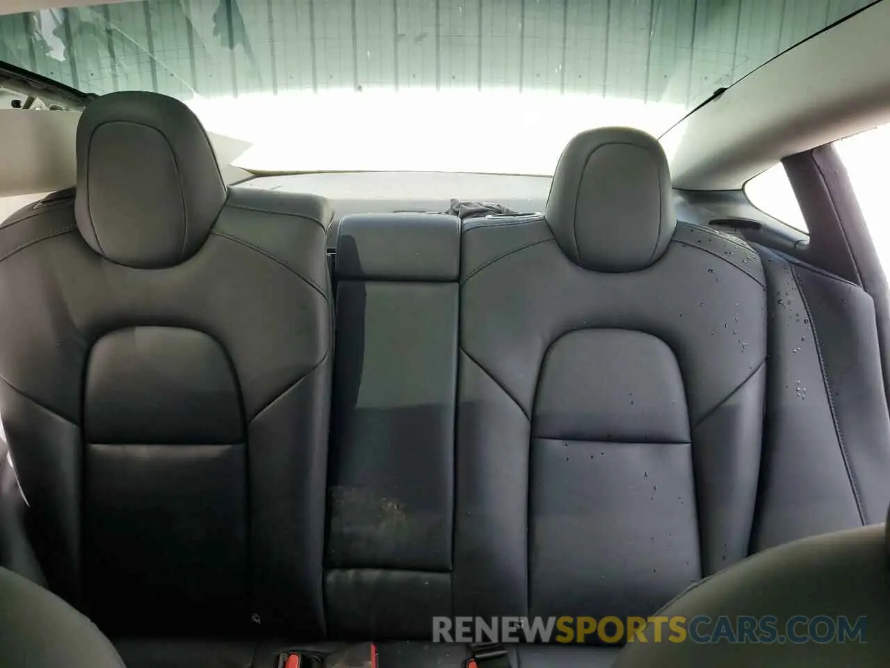 10 Photograph of a damaged car 5YJ3E1EA9NF370006 TESLA MODEL 3 2022