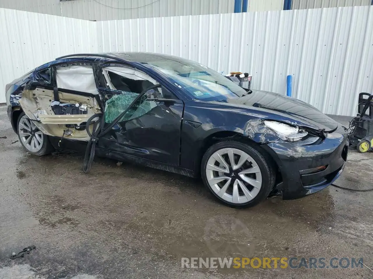 4 Photograph of a damaged car 5YJ3E1EA9NF370006 TESLA MODEL 3 2022