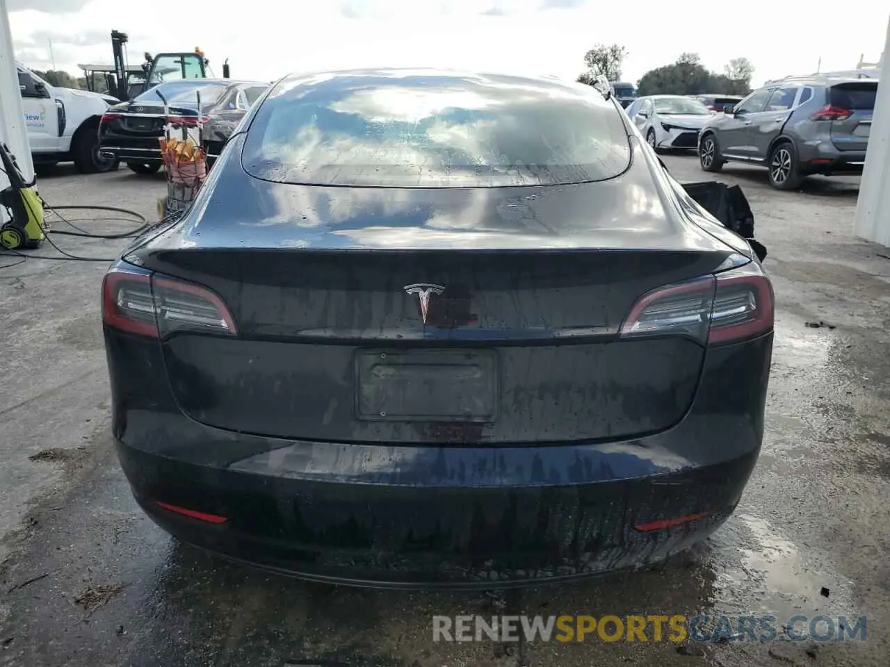 6 Photograph of a damaged car 5YJ3E1EA9NF370006 TESLA MODEL 3 2022