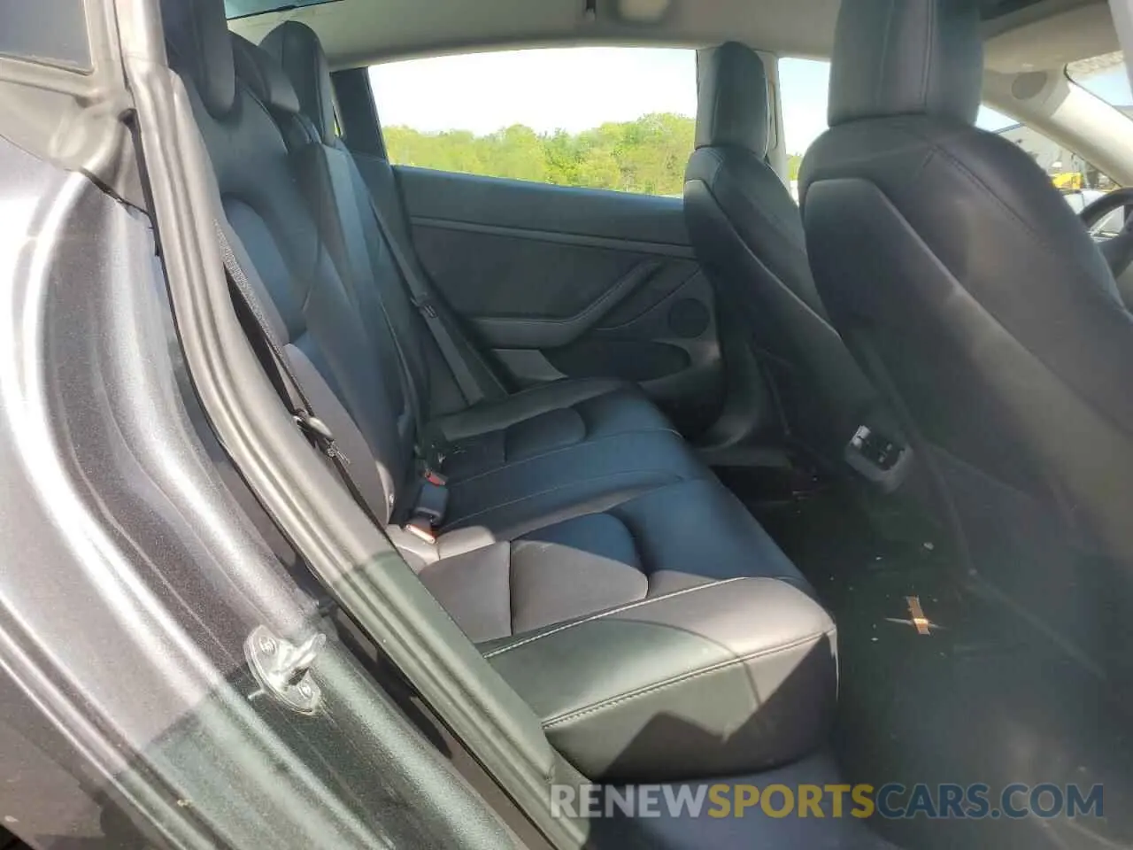 10 Photograph of a damaged car 5YJ3E1EA9NF371236 TESLA MODEL 3 2022