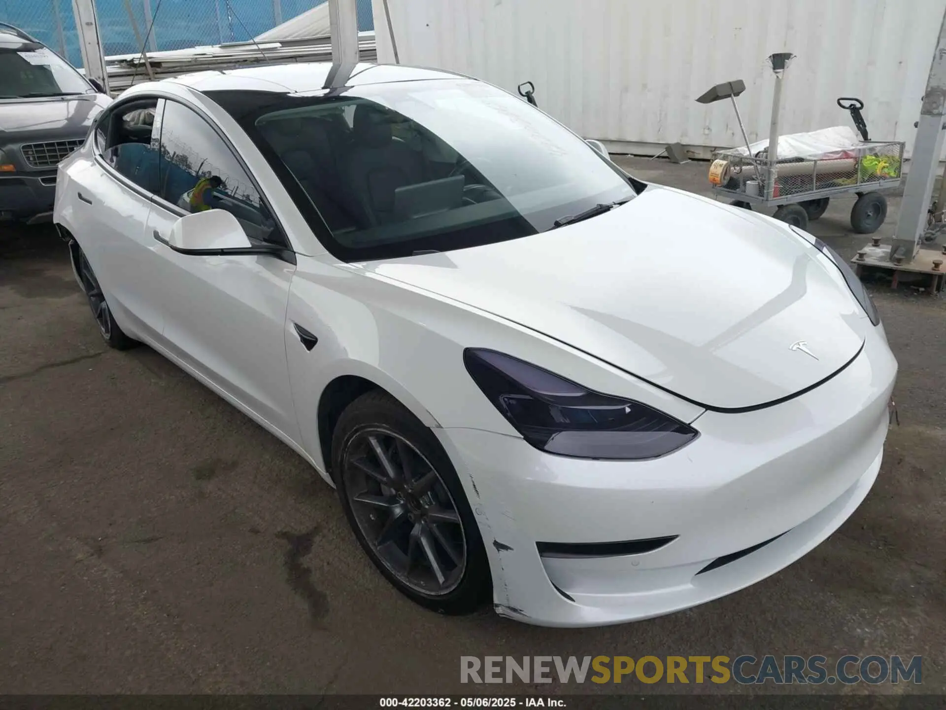 1 Photograph of a damaged car 5YJ3E1EAXNF117101 TESLA MODEL 3 2022
