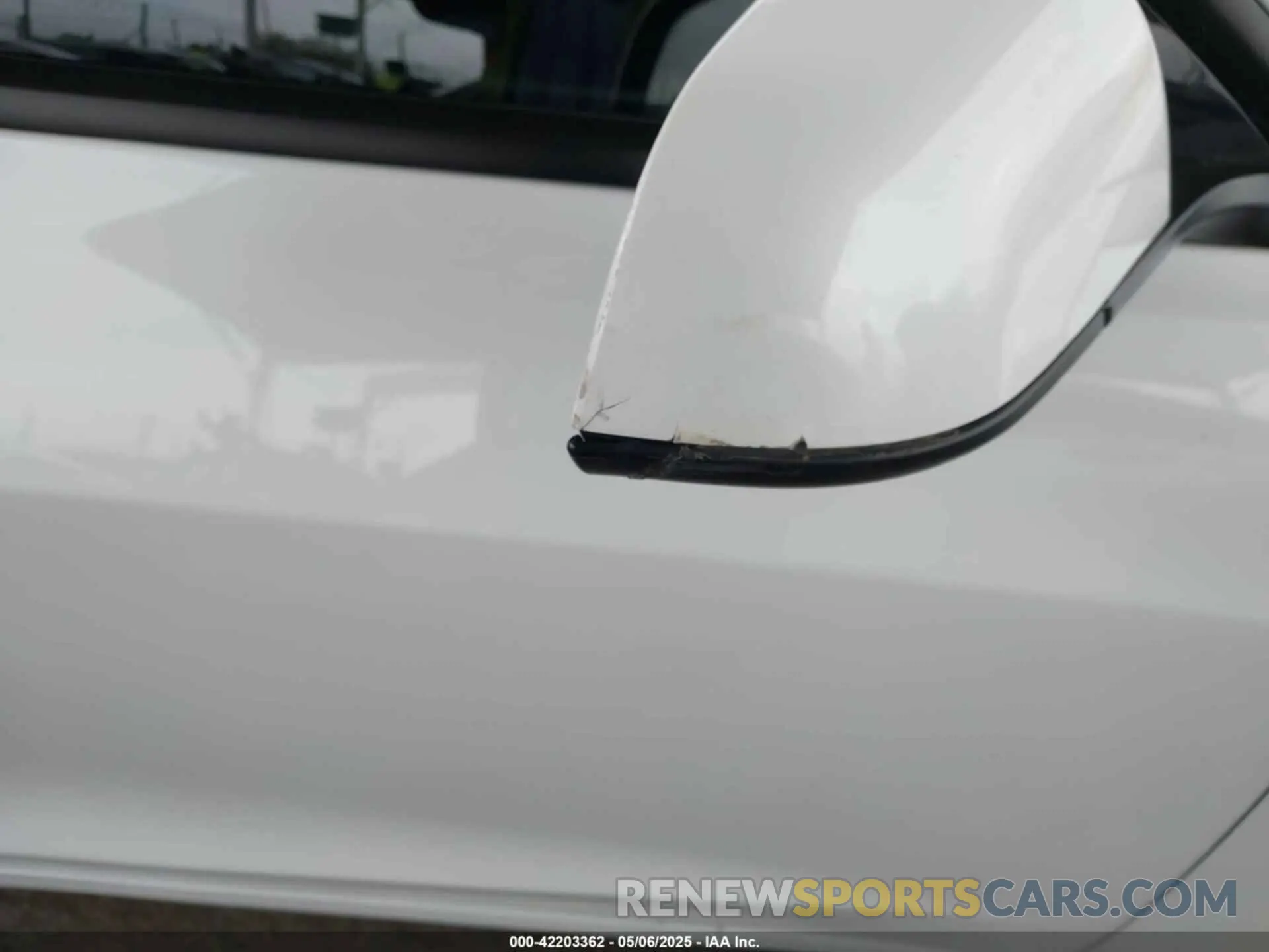21 Photograph of a damaged car 5YJ3E1EAXNF117101 TESLA MODEL 3 2022