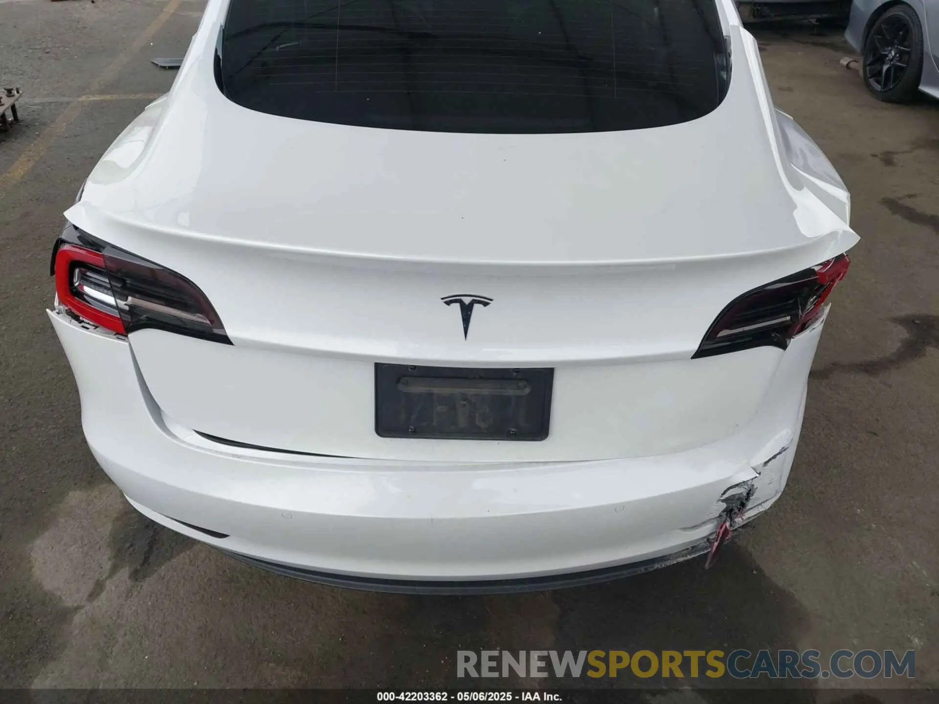 23 Photograph of a damaged car 5YJ3E1EAXNF117101 TESLA MODEL 3 2022
