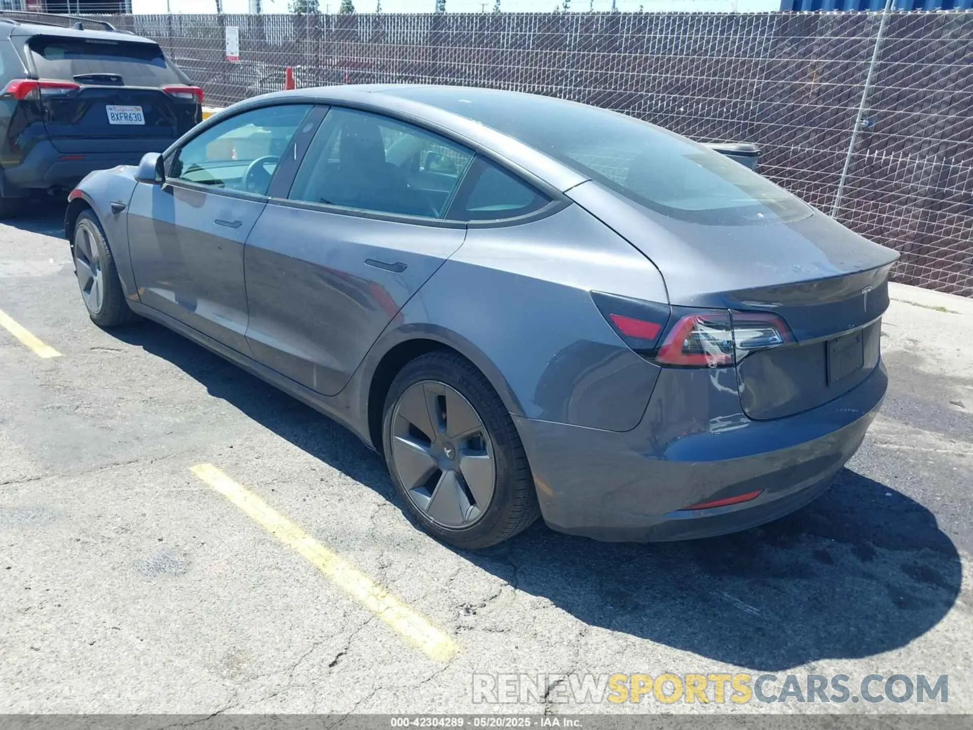 3 Photograph of a damaged car 5YJ3E1EAXNF117762 TESLA MODEL 3 2022