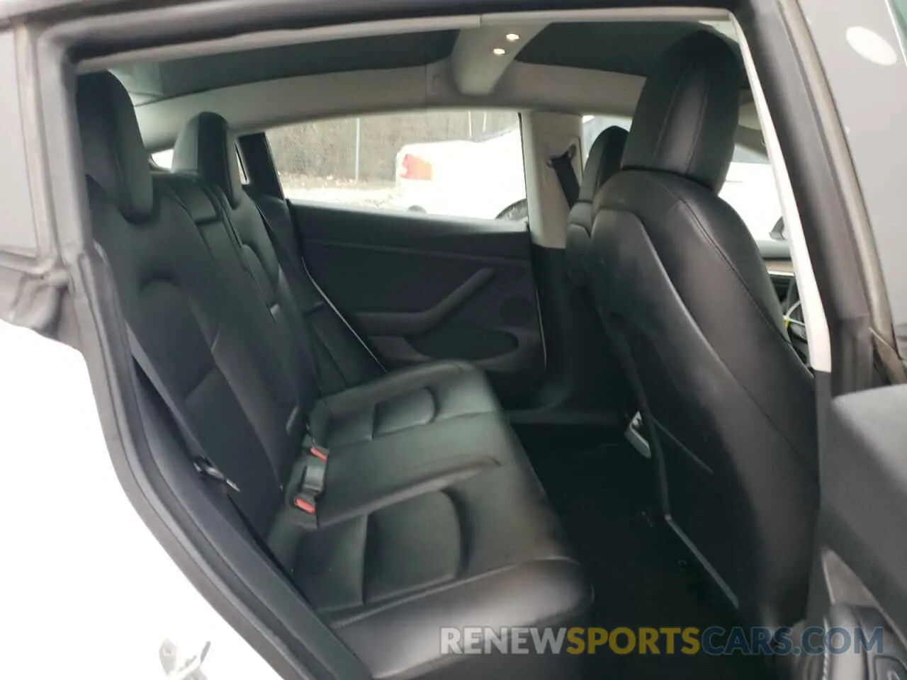 11 Photograph of a damaged car 5YJ3E1EAXNF118748 TESLA MODEL 3 2022