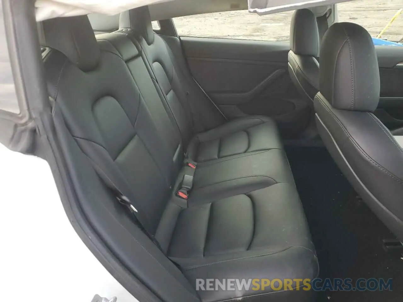 10 Photograph of a damaged car 5YJ3E1EAXNF119012 TESLA MODEL 3 2022