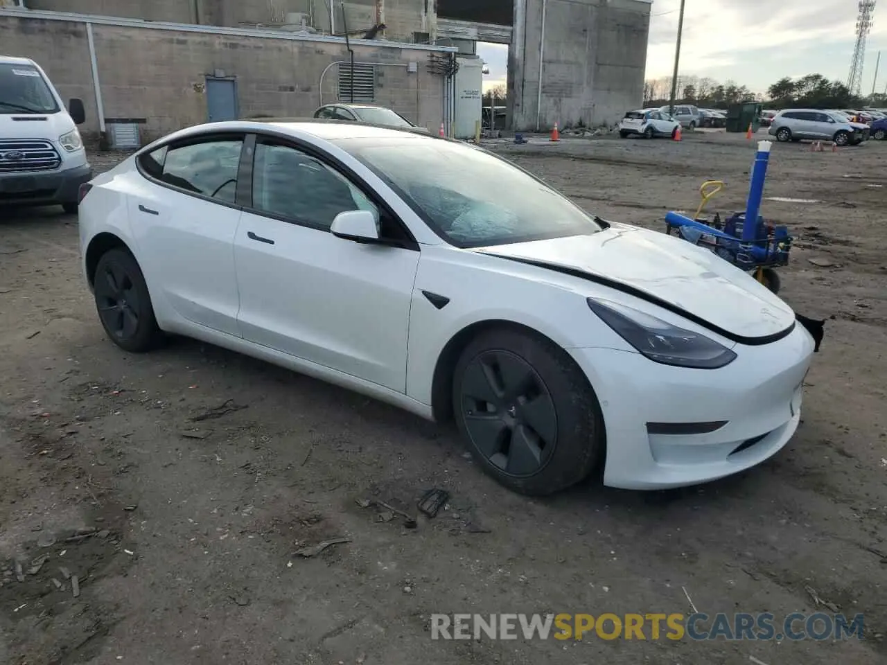 4 Photograph of a damaged car 5YJ3E1EAXNF119012 TESLA MODEL 3 2022