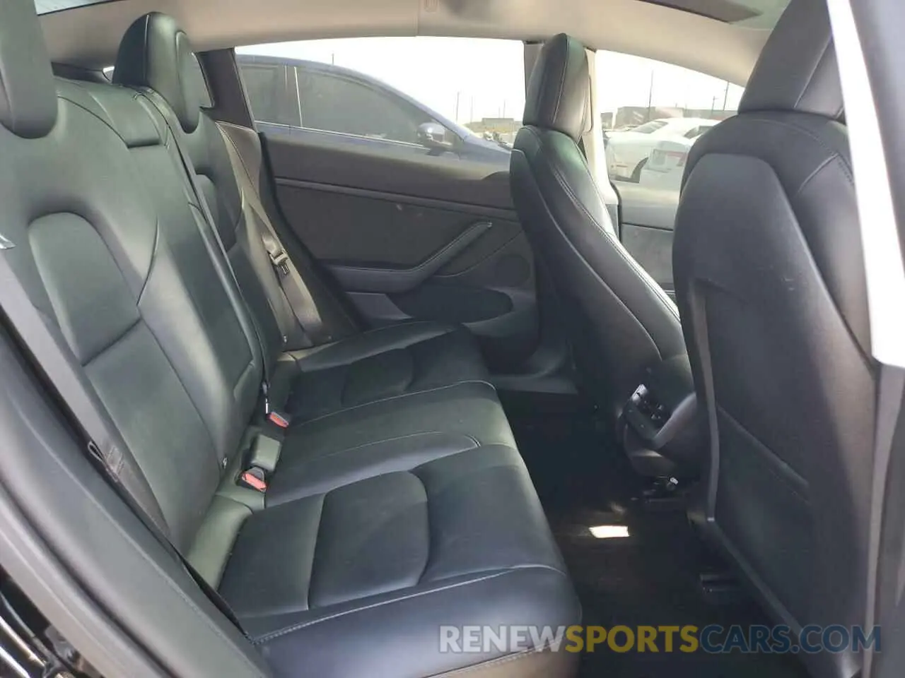 11 Photograph of a damaged car 5YJ3E1EAXNF120970 TESLA MODEL 3 2022