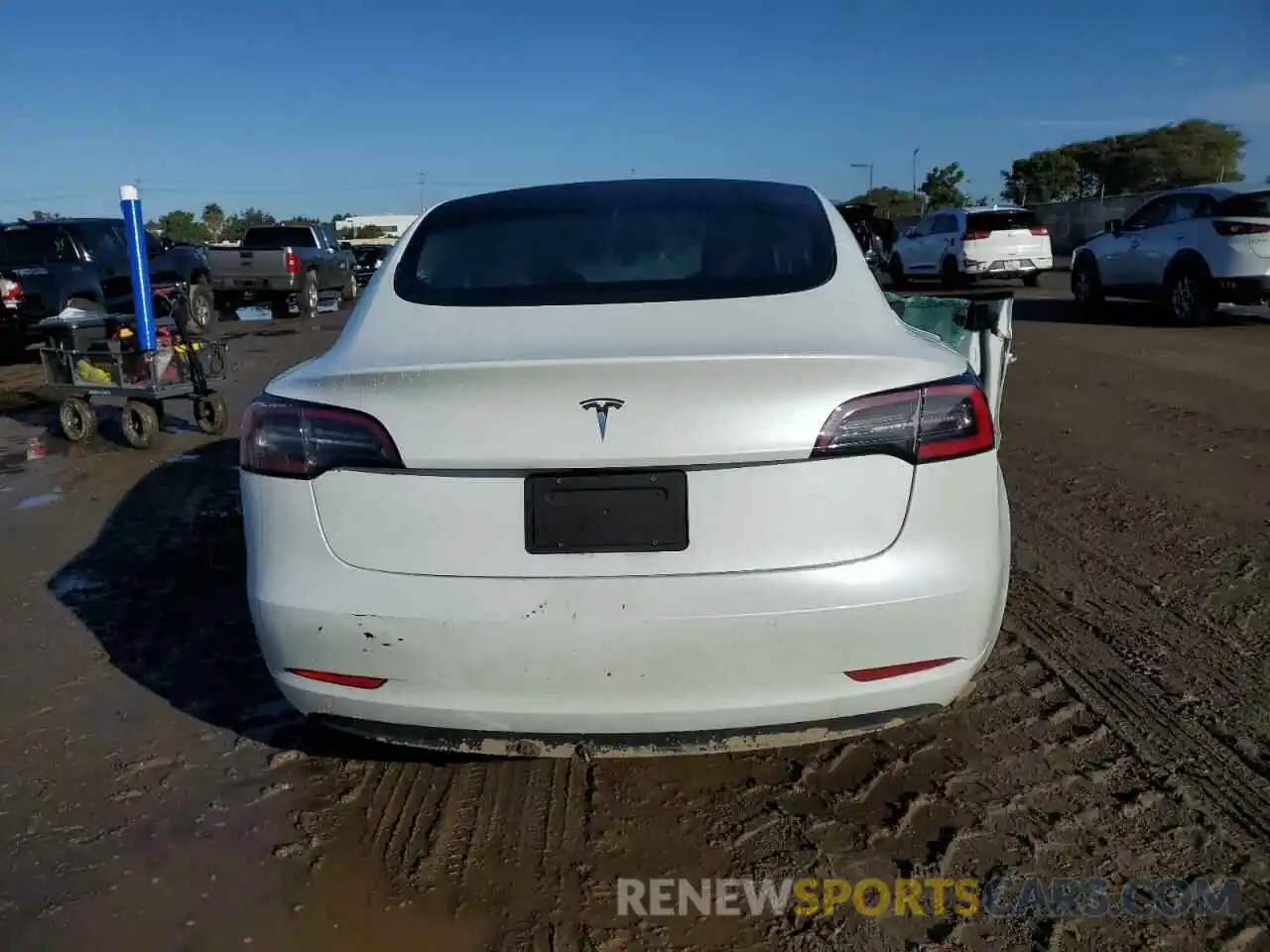 6 Photograph of a damaged car 5YJ3E1EAXNF145125 TESLA MODEL 3 2022