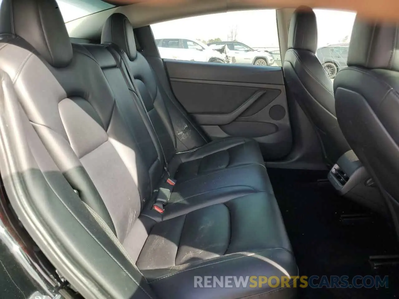 11 Photograph of a damaged car 5YJ3E1EAXNF185818 TESLA MODEL 3 2022