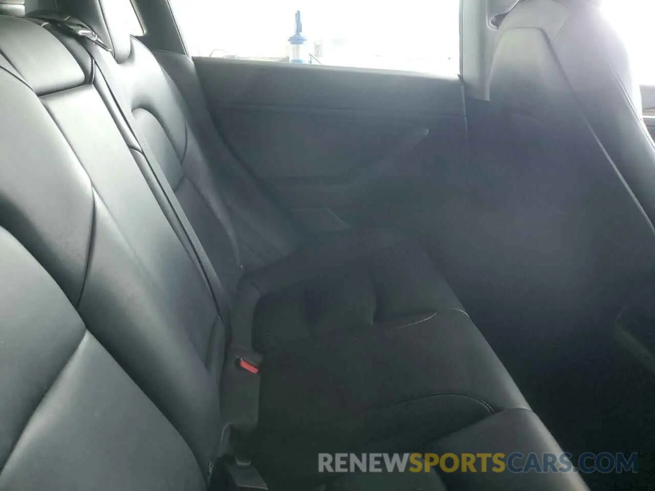 10 Photograph of a damaged car 5YJ3E1EAXNF186757 TESLA MODEL 3 2022