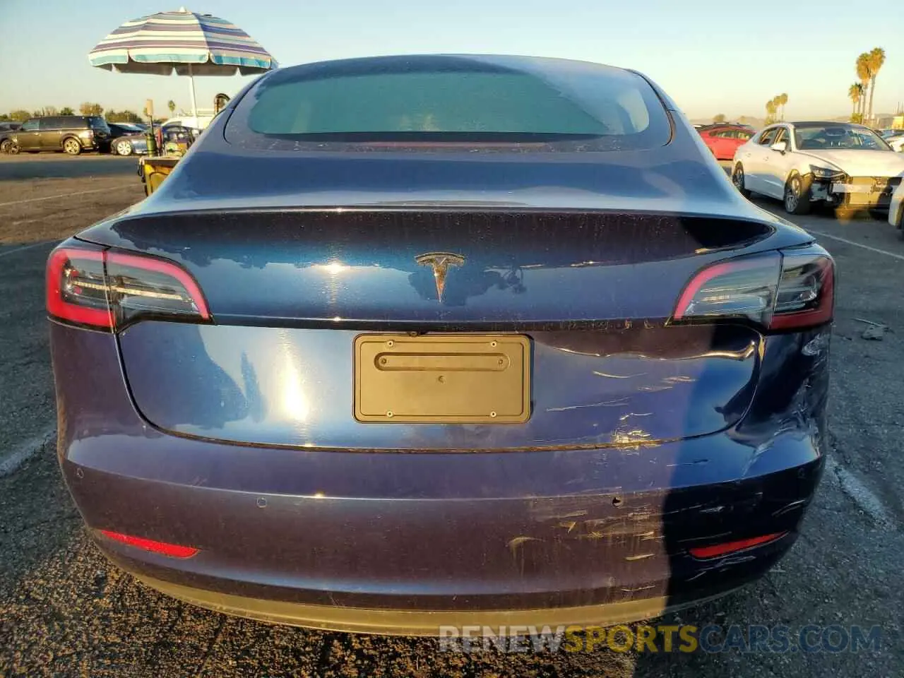 6 Photograph of a damaged car 5YJ3E1EAXNF209423 TESLA MODEL 3 2022