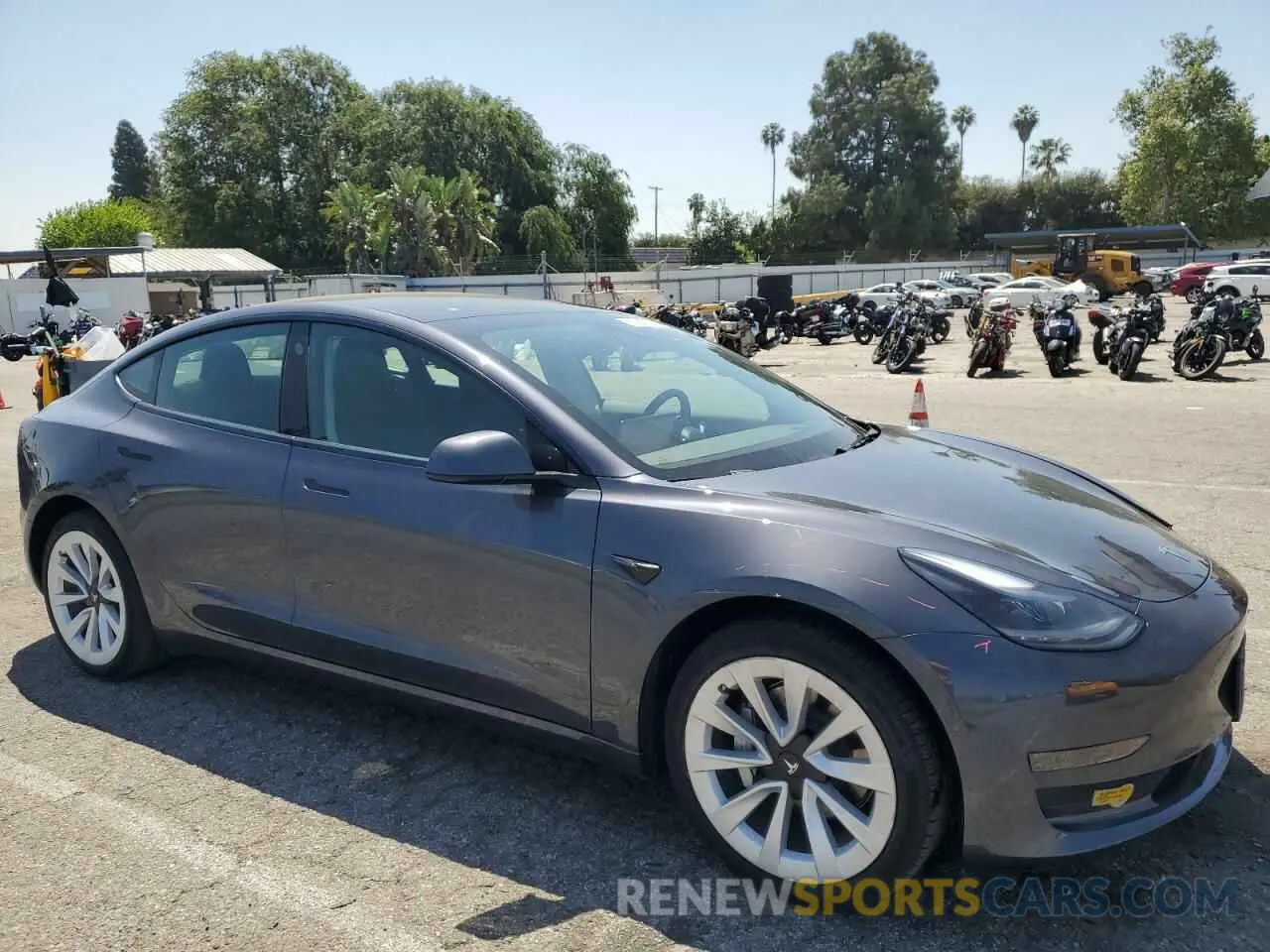 4 Photograph of a damaged car 5YJ3E1EAXNF251588 TESLA MODEL 3 2022
