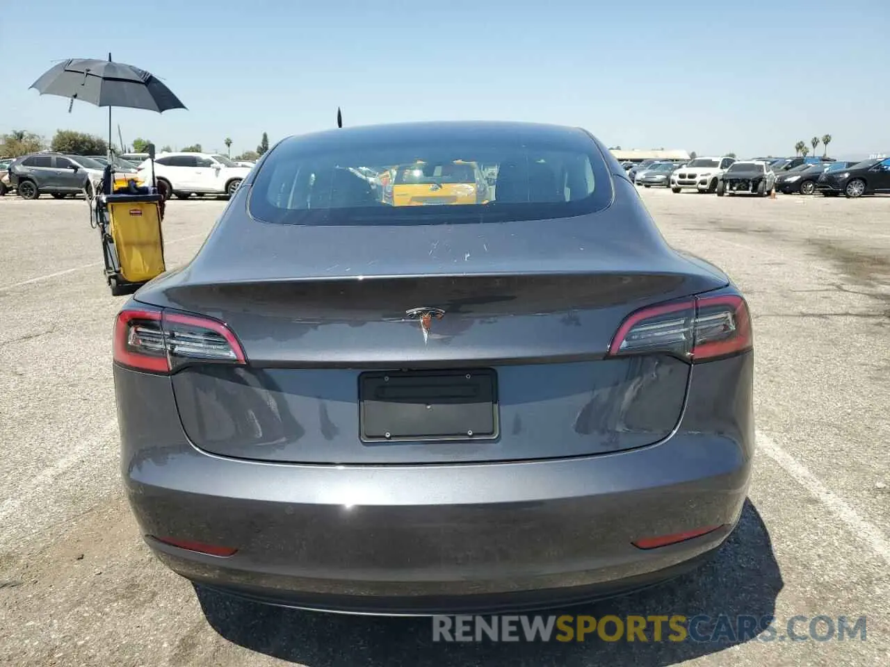 6 Photograph of a damaged car 5YJ3E1EAXNF251588 TESLA MODEL 3 2022