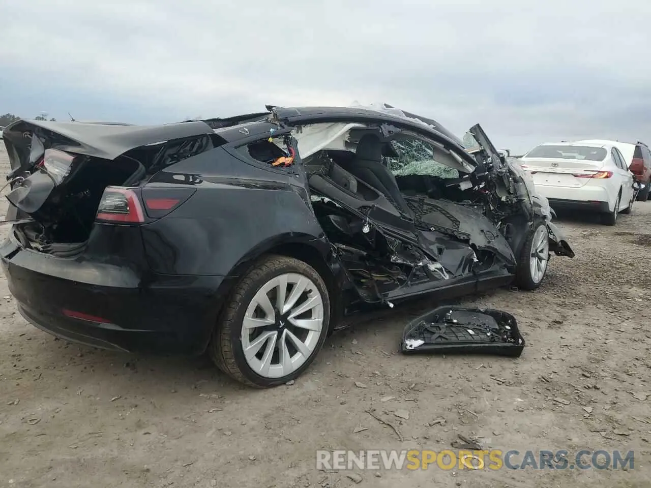 3 Photograph of a damaged car 5YJ3E1EAXNF286079 TESLA MODEL 3 2022