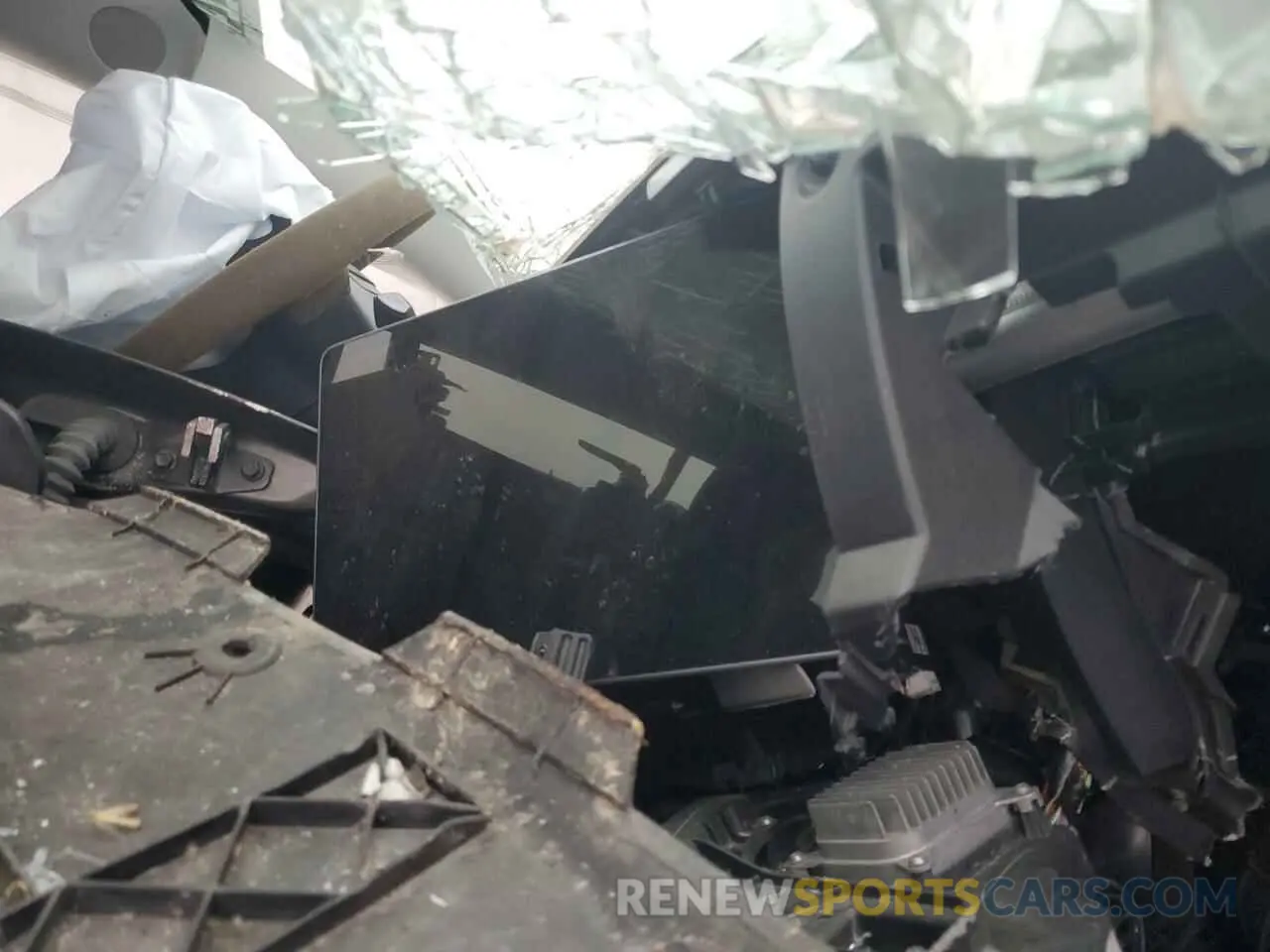 9 Photograph of a damaged car 5YJ3E1EAXNF286079 TESLA MODEL 3 2022