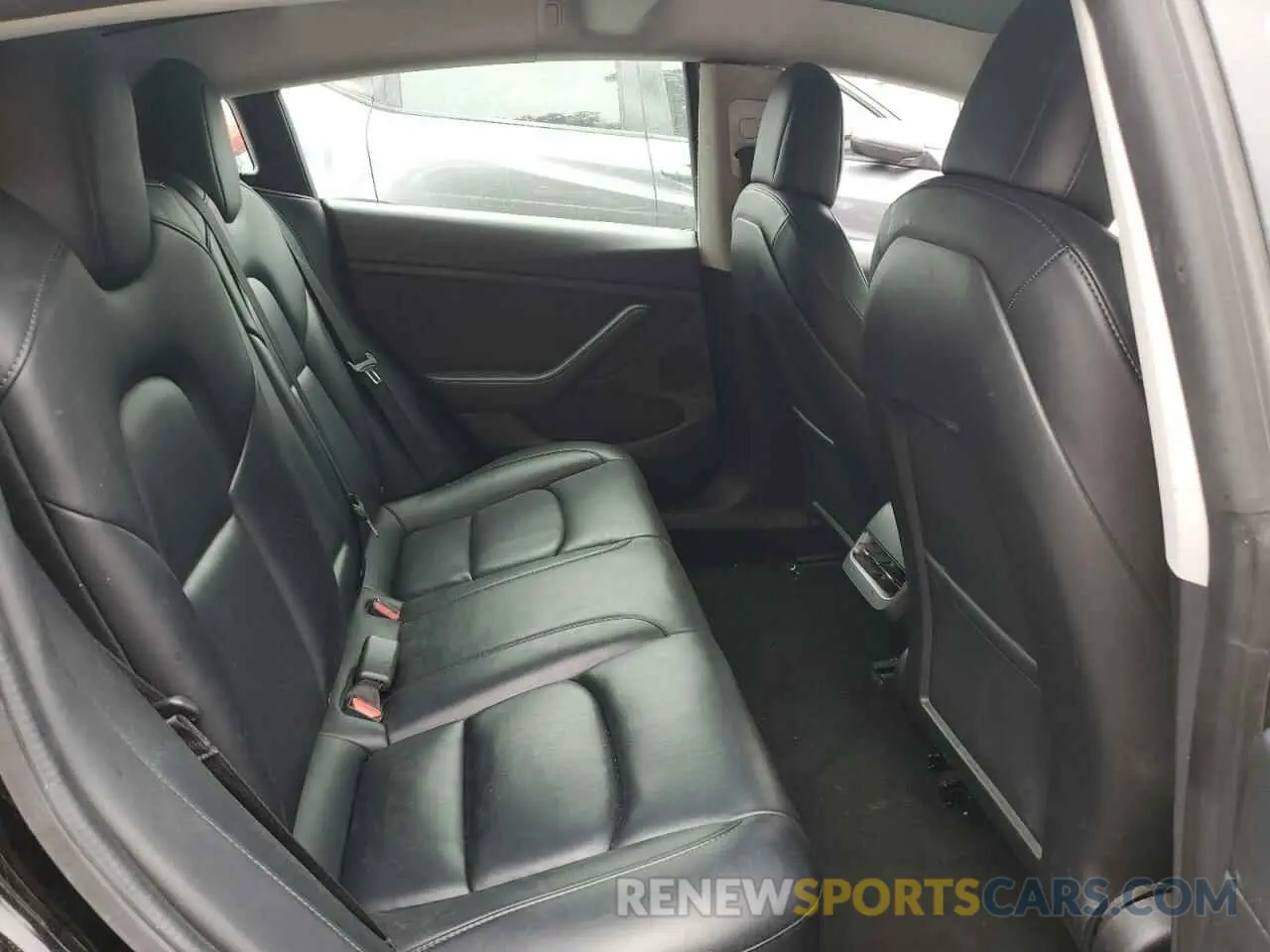 10 Photograph of a damaged car 5YJ3E1EAXNF286213 TESLA MODEL 3 2022