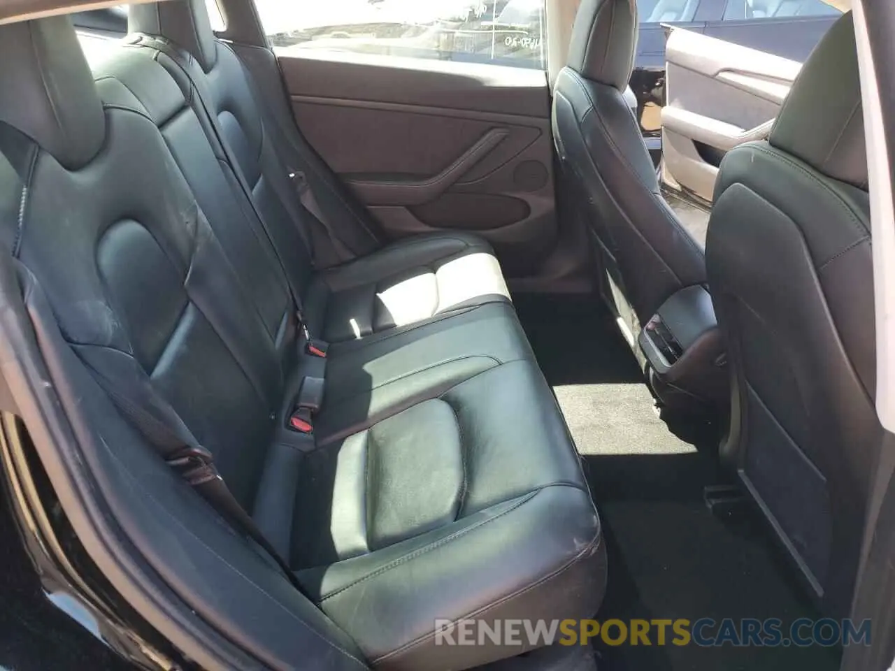 10 Photograph of a damaged car 5YJ3E1EAXNF288530 TESLA MODEL 3 2022