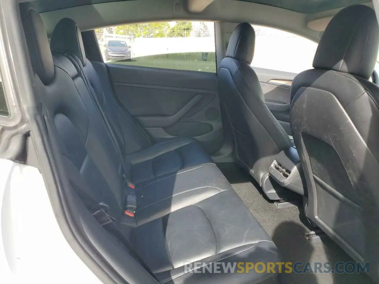 12 Photograph of a damaged car 5YJ3E1EAXNF289709 TESLA MODEL 3 2022