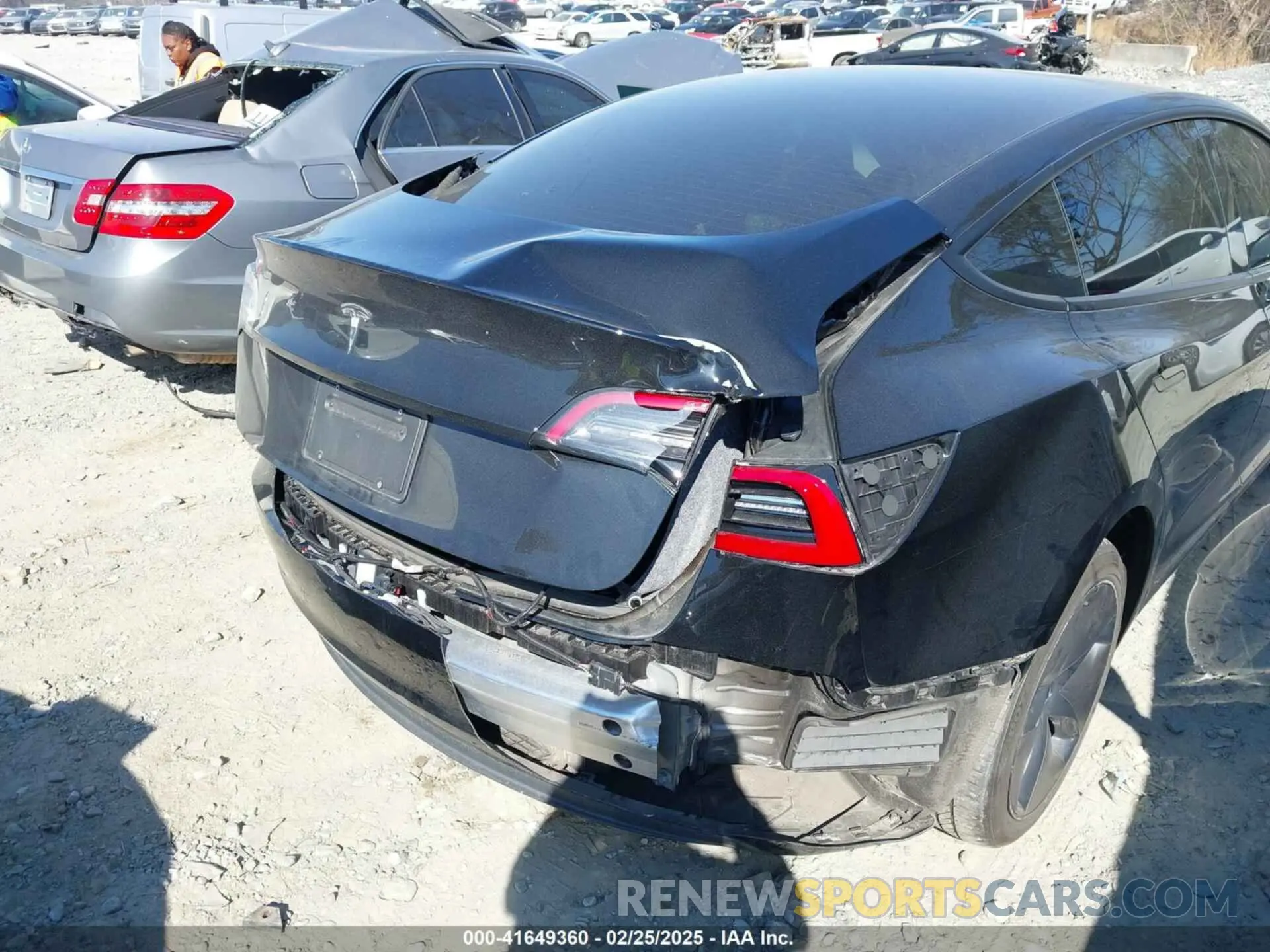 6 Photograph of a damaged car 5YJ3E1EAXNF305410 TESLA MODEL 3 2022