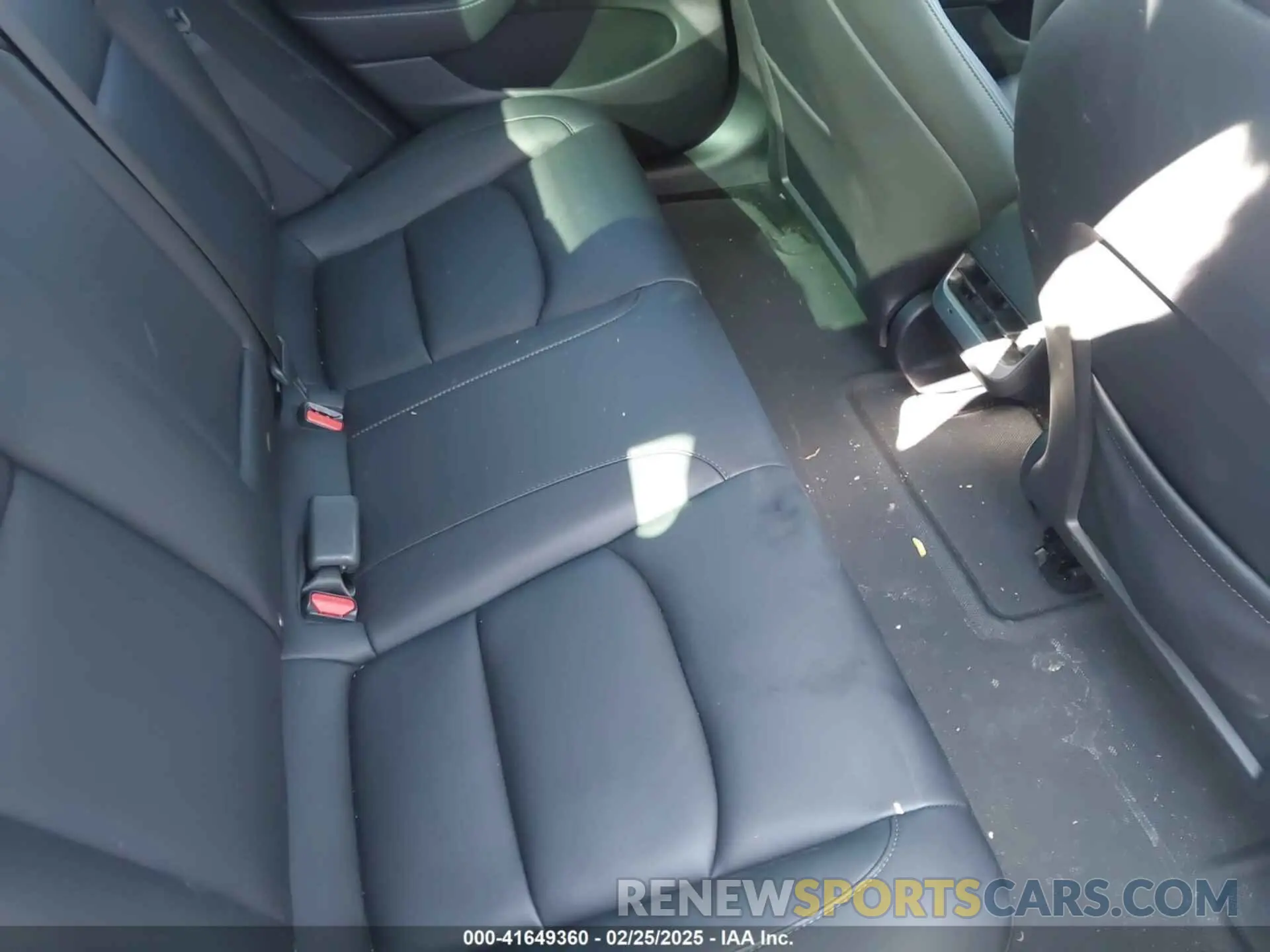 8 Photograph of a damaged car 5YJ3E1EAXNF305410 TESLA MODEL 3 2022