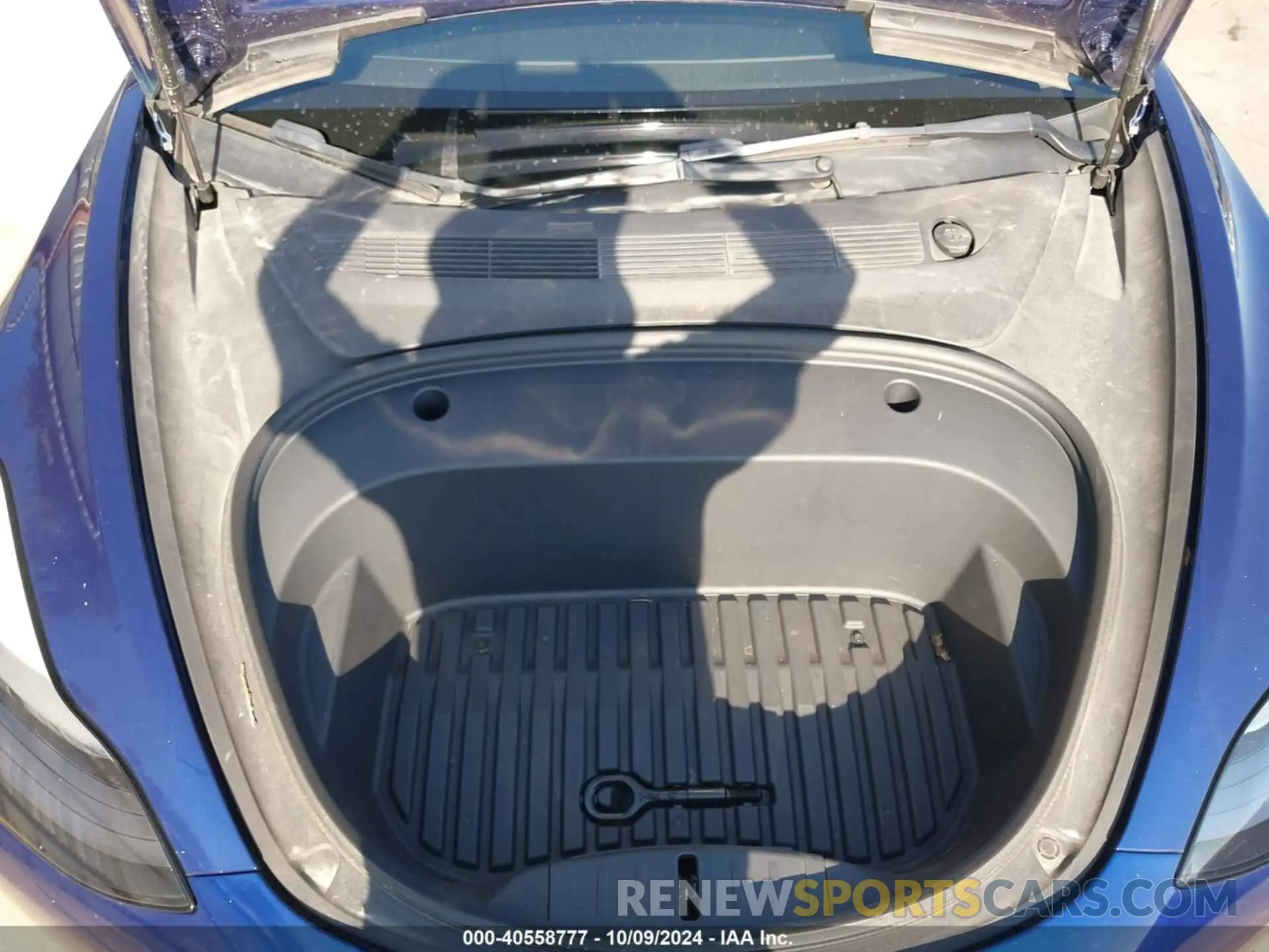 10 Photograph of a damaged car 5YJ3E1EAXNF305813 TESLA MODEL 3 2022